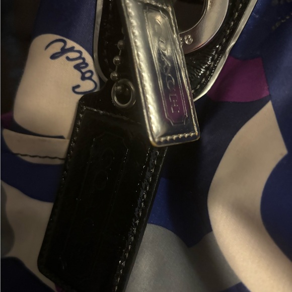 Coach multicolored logo fabric tote with outside end pockets. - Picture 11 of 13